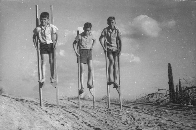 רצו שהילדים ישרתו את הפרויקט הציוני. ילדים בקיבוץ שריד בשנות ה-30 (צילום: באדיבות ארכיון קיבוץ שריד)