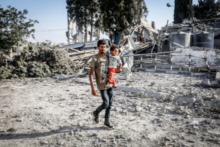 בית הספר אל חסנא לבנות, מזרחית לחאן יונס, אחרי שהופצץ על ידי הצבא הישראלי, ב-27 ביוני 2024 (צילום: עבד רחים ח'טיב / פלאש90)